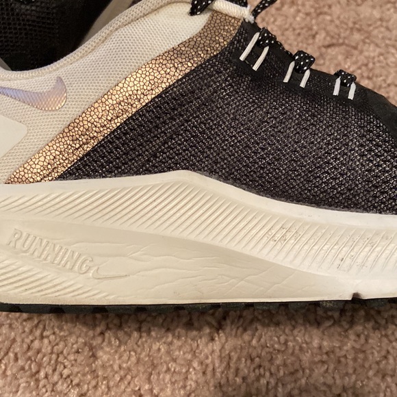 Women’s Nike Quest 4 running shoes size 8.5 - Picture 2 of 12